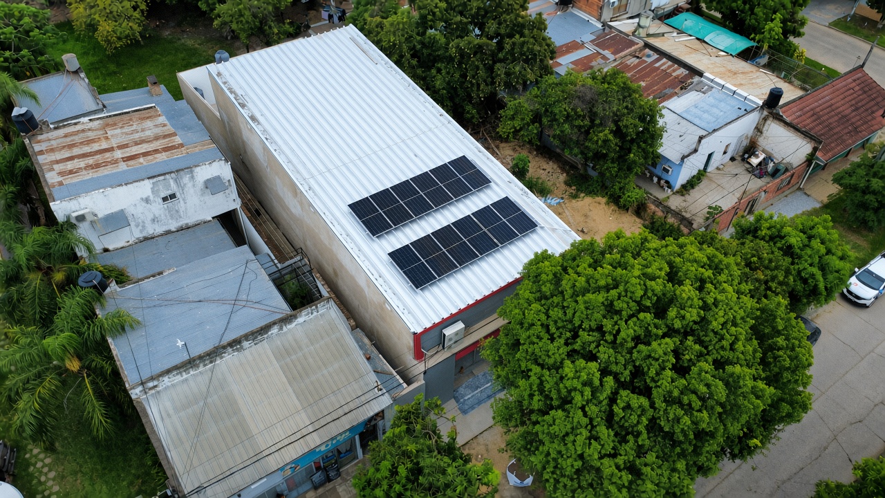 Factura Controlada y Heladeras Siempre Encendidas: Sistema Híbrido para La Oma MiniMarket en Formosa