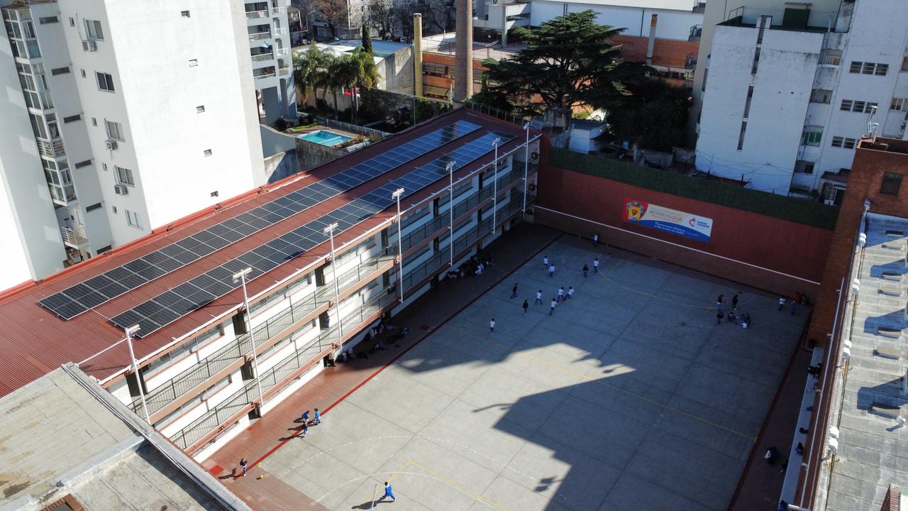 Energía Solar en el Colegio Benito Nazar, CABA: 44,45 kWp para una Institución que Eligió Hacerlo Bien