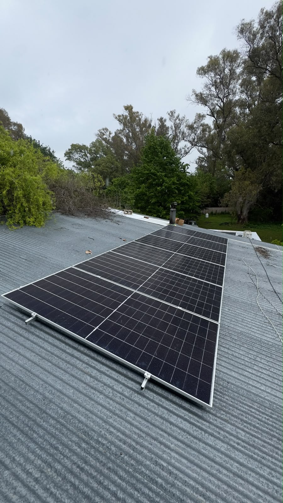 Arturo Seguí, La Plata: Sistema Solar Híbrido con Batería para Reducir la Factura de Edelap de Día y de Noche